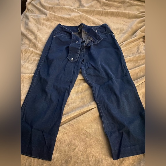 No Boundaries Pants - No Boundaries Stretch Capris size 11​